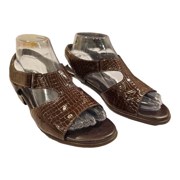 SAS Suntimer Leather Heels Strap Sandals Tri-Pad Comfort Brown Crocs 7.5 Medium - Picture 2 of 14